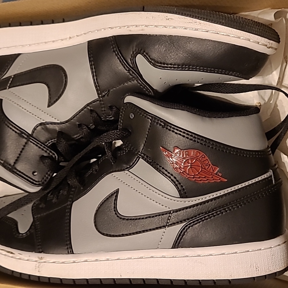 Nike Jordan 1 Mid - black/grey/red Men's size 11.5 Sneakers